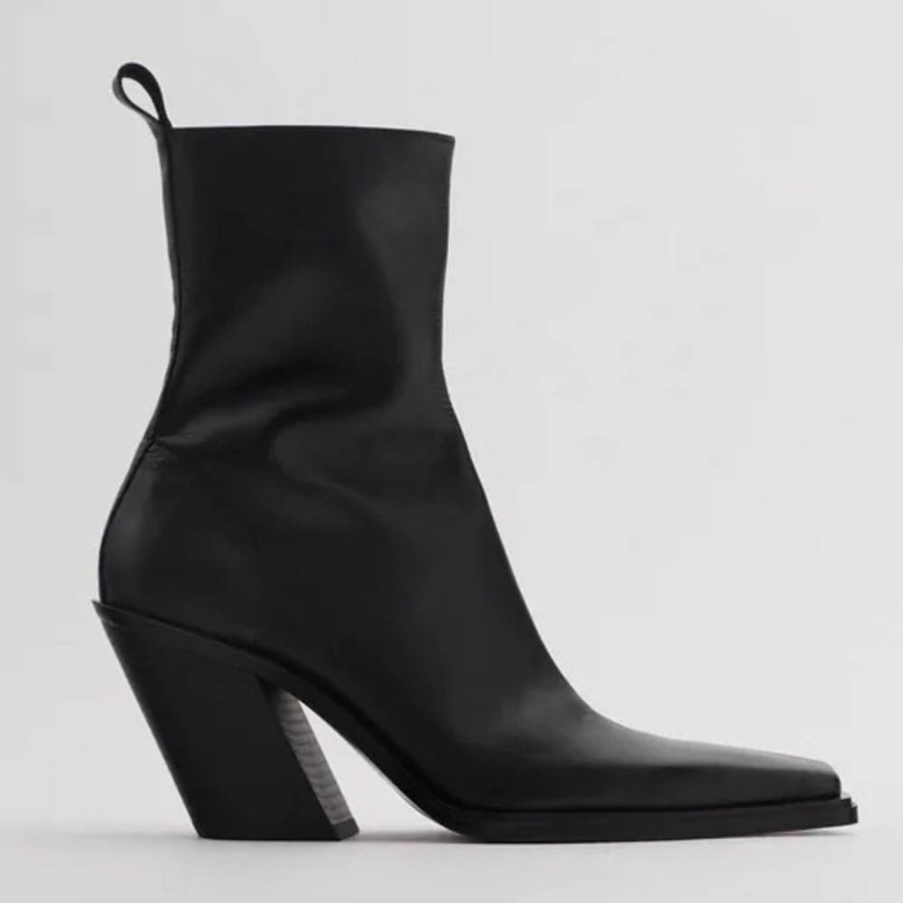 Zara leather heeled cowboy boots squared toe